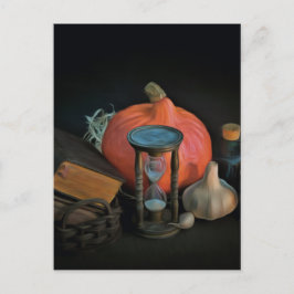 Hexereiobjekte auf einem Tisch in einem dunklen Ra Postkarte