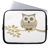 Hibou large de yeux dans le sac de l'électronique