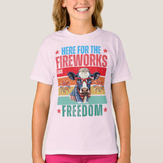 Hier für die Feuerwerke und Freiheit, Patriot Kuh T-Shirt