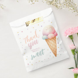 Hier ist die Scoop Ice Cream Birthday Party Geschenktütchen