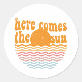 Hier kommt das Sun Retro Runder Aufkleber