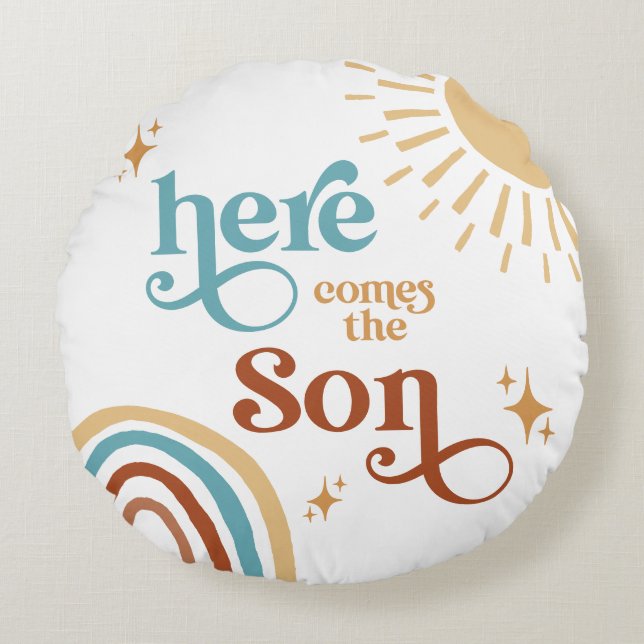 Hier kommt die Son Sunshine Boy Baby Dusche Rundes Kissen (Vorderseite)