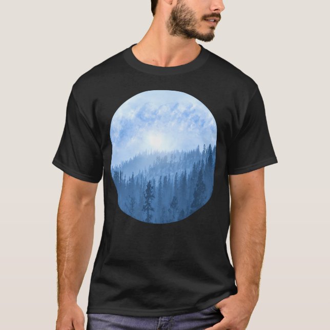 Hier kommt die Sonne - Misty Forest - Blau T-Shirt (Vorderseite)
