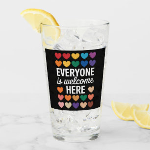 Hier sind alle LGBTQ-Personen willkommen Glas