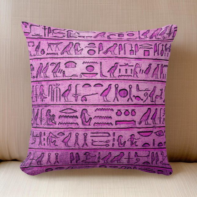 Hiéroglyphes égyptiens anciens Coussin Carré viole (Purple pillow fit for a pharaoh! 💜🔹 #EgyptianStyle #RelaxLikeRoyalty)