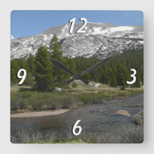 High Country Mountain Stream II in Yosemite Quadratische Wanduhr