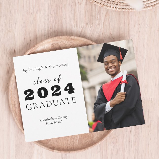 High School Graduate Classic Moderner Abschluss Ankündigung (High School Graduate Classic Modern Graduation Announcement)