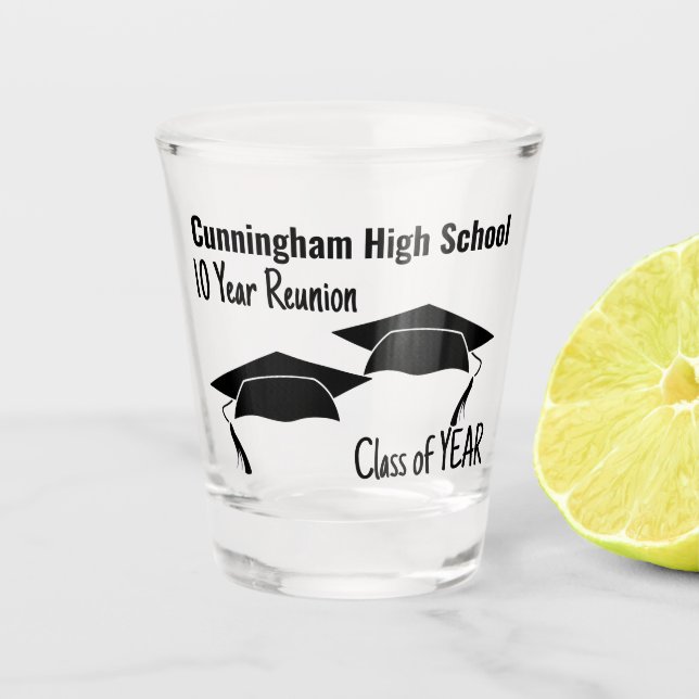 High School Wiedersehen - Dual Black Mortarboards Schnapsglas (Vorderseite)