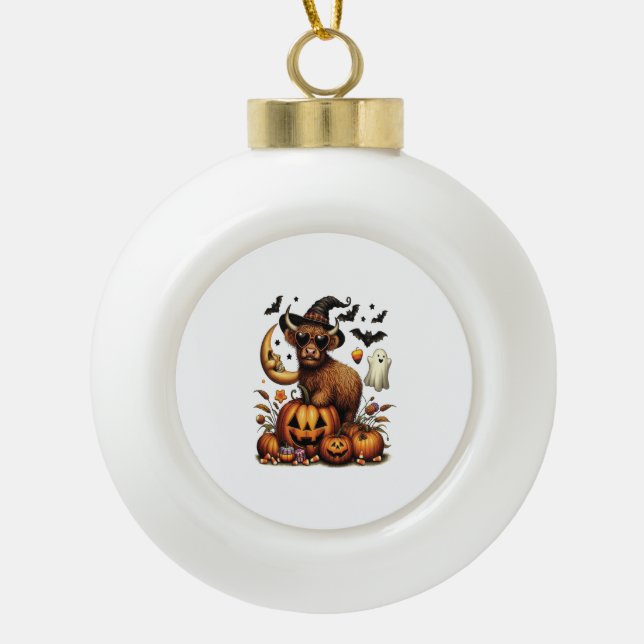 Highland Cow on Pumpkin Halloween Keramik Kugel-Ornament (Vorderseite)