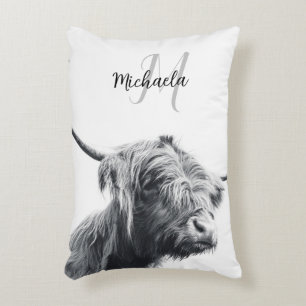Highland cow portrait initial monogram black white dekokissen