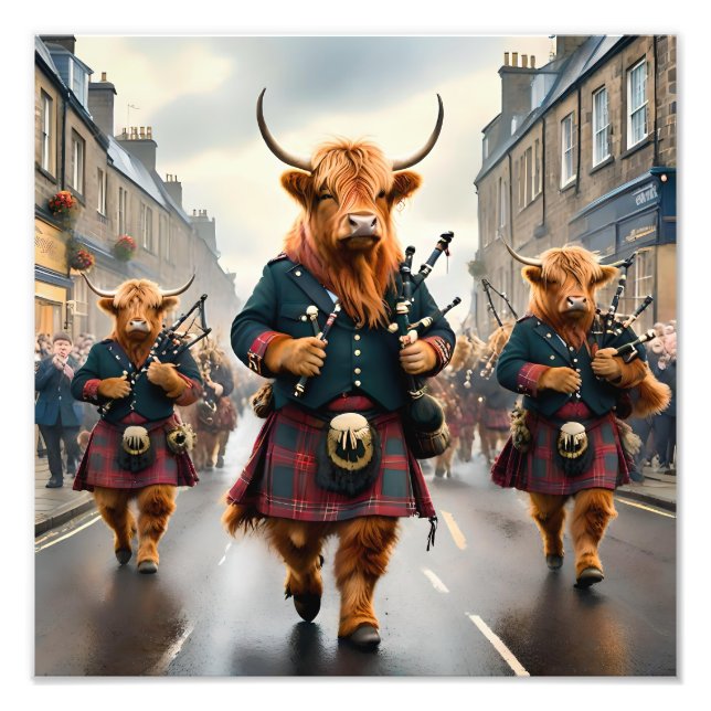 Highland Harmony: Bagpipe Highland Cow Band Fotodruck (Vorne)
