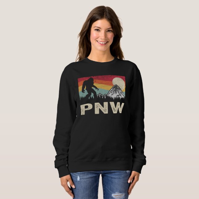 Hiking Bigfoot PNW Camping Sasquatch Sweatshirt (Vorne ganz)