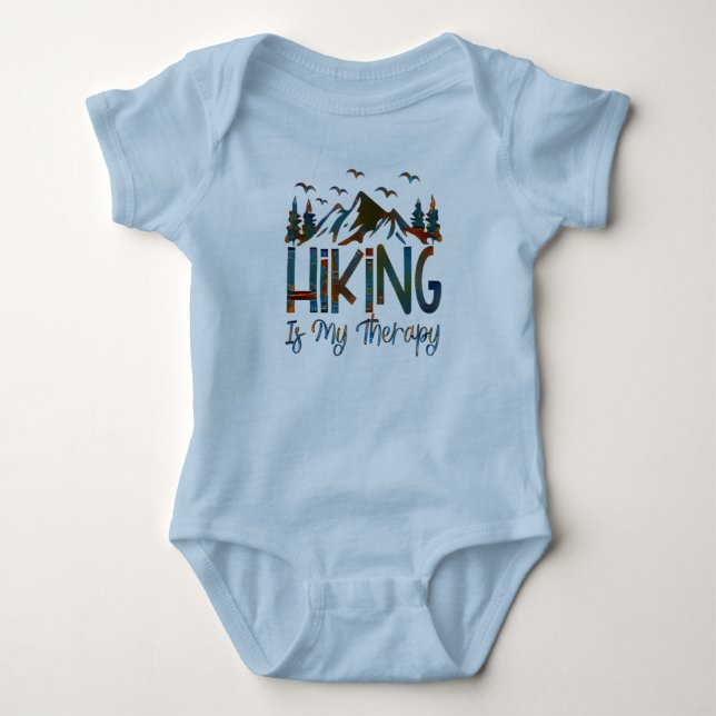 Hiking Is My Therapy, Funny Hiking Baby Bodysuit Baby Strampler (Vorderseite)