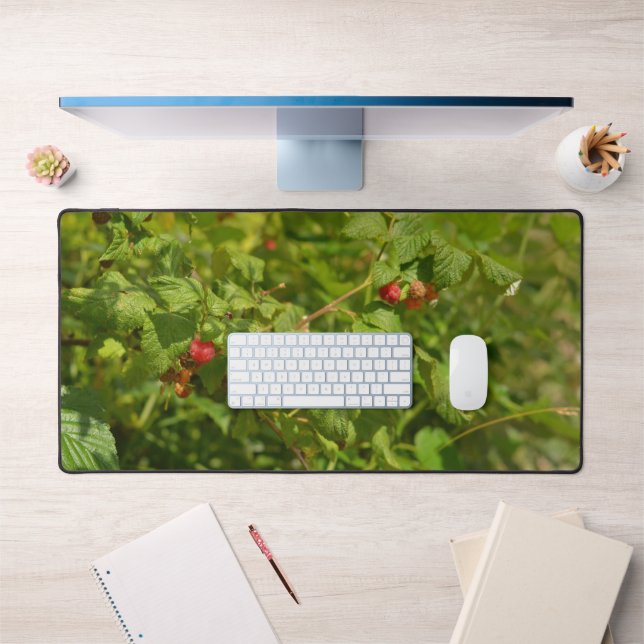 Himbeeren in den Alpen - Grün und Rot Foto Schreibtischunterlage (Büro 1)