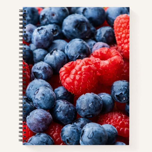 Himbeeren und Blaubeeren Notizbuch (Vorderseite)