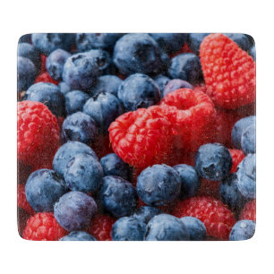 Himbeeren und Blaubeeren Schneidebrett