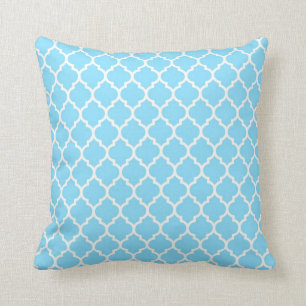 Himmel-Blau - weißes Quatrefoil Kissen