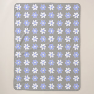 Himmelblau und weiße Blumen auf Silbergrau Sherpadecke