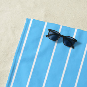 Himmelblau-weiße Sommerstreifen Strandtuch