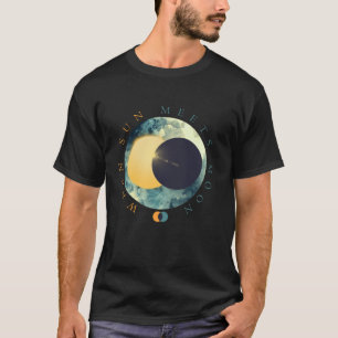 Himmels-Sonne trifft Mondphasen Kosmischer Weltrau T-Shirt