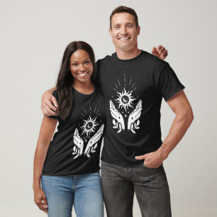 Himmlische Sonne Mond Und Hände T-Shirt