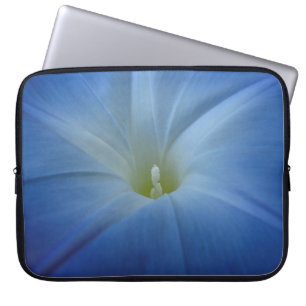 Himmlischer Blue Morning Glory Nah-Up Laptopschutzhülle