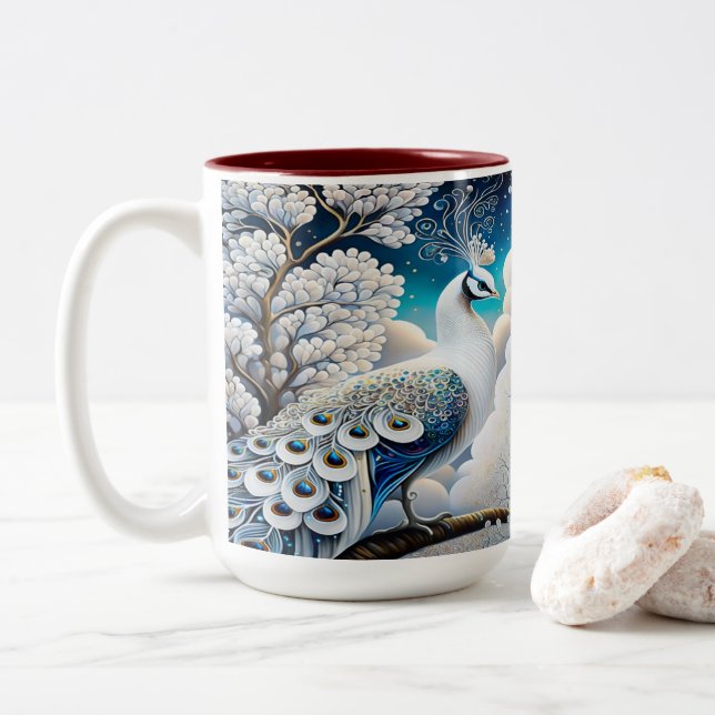 Himmlischer weißer Pfau: Personalisiertes Foto von Zweifarbige Tasse (Mit Donut)