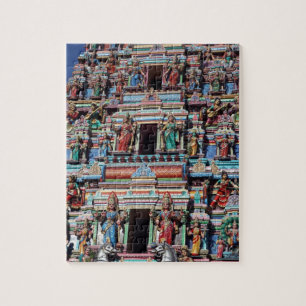 Hindu-Götter und -Gottheiten auf dem Tempel-Gopura