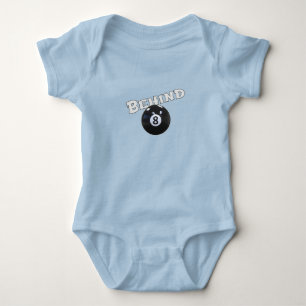 Hinter dem acht Ball   Funny "Behind the 8 Ball" Baby Strampler