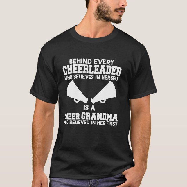 Hinter jedem Cheerleader steht eine Cheer Oma Long T-Shirt (Vorderseite)
