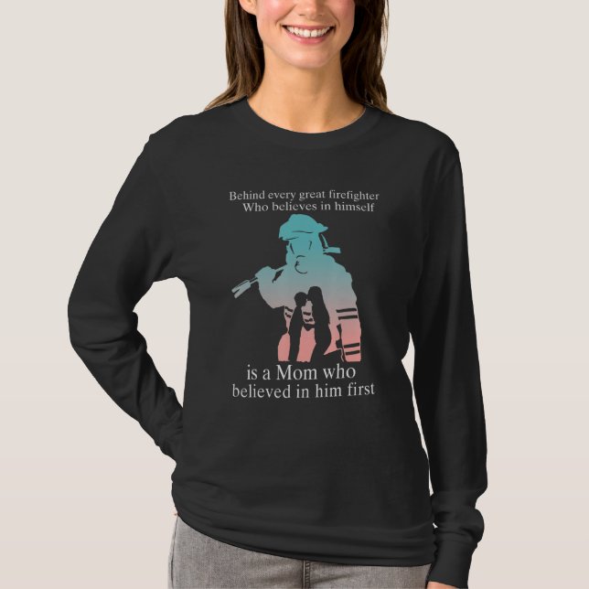 Hinter jedem großen Feuerwehrmann, der an ihn glau T-Shirt (Vorderseite)