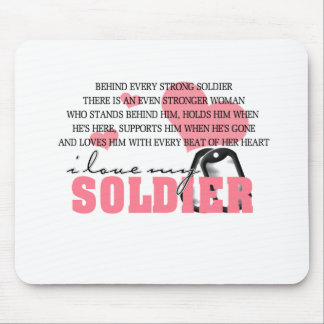 Hinter jedem Soldaten Mousepad