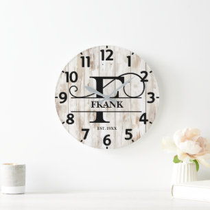 Hintergrund aus Rusitc-Holz F-Monogramm Große Wanduhr