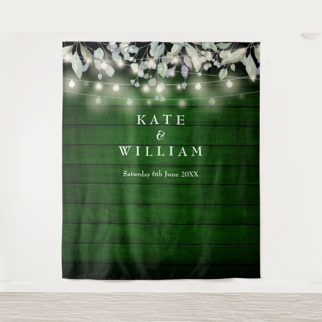 Hintergrund des Fotos "String Lights Green Wood" Wandteppich (Vorderseite)