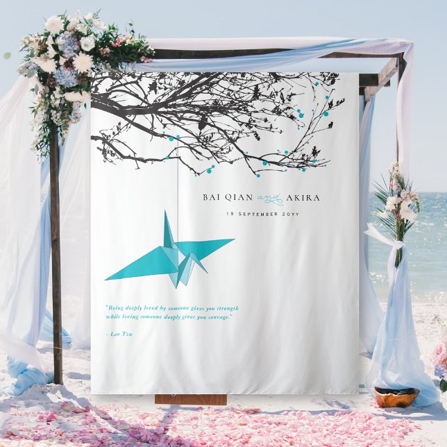 Hintergrund für das Hochzeitsszenario eines Blue P Wandteppich (Hanging Blue Origami Paper Crane Branches Asian Wedding Photo Backdrop Tapestry @ fatfatin_red_knot)