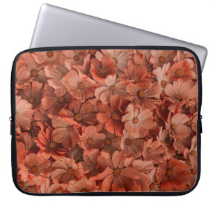 Hintergrund mit getrockneten pastellfarbenen Blume Laptopschutzhülle