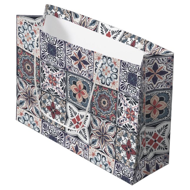 Hintergrundspuren/Talavera inspiriert Fliesen 2 Große Geschenktüte (Vorderseite Schrägansicht)