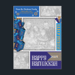 HINZUFÜGEN SIE IHRE FOTOS Hanukkah Whimsical Dreid Feiertagspostkarte<br><div class="desc">Laden Sie Ihre Lieblings-Fotos in diesen skurrilen Hanukkah-Kartenrahmen hoch und personalisieren Sie ihn dann mit der Beziehung (Freunde,  Nachbarn,  Familie,  etc.),  dann fügen Sie Ihren Familiennamen hinzu. Vergiss nicht,  das Ferijahr zu verbringen.</div>