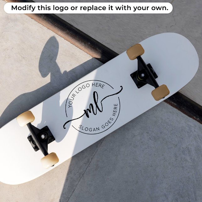 Hinzufügen von benutzerdefinierten Monogramm-Initi Skateboard (Von Creator hochgeladen)