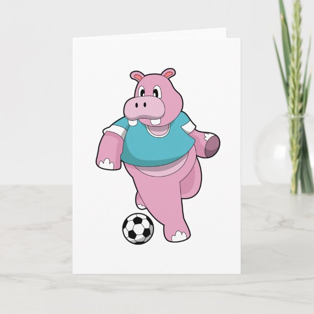 Hippo als Fußballspieler mit Fußball.PNG Karte (Vorderseite)