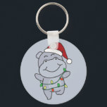 Hippo Christmas Winter Animals Hippos Schlüsselanh Schlüsselanhänger<br><div class="desc">Das Hippo zu Weihnachten mit Feenlicht. Hübsche Tiere mit Geschenken und Schnee für den Urlaub. Ein süßes Weihnachtsgrüßen. Hippos sind niedliche Tiere und perfekt zu Weihnachten.</div>