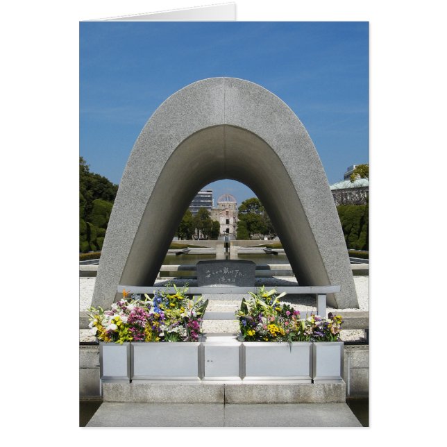 Hiroshima Memorial Cenotaph (Vorne)