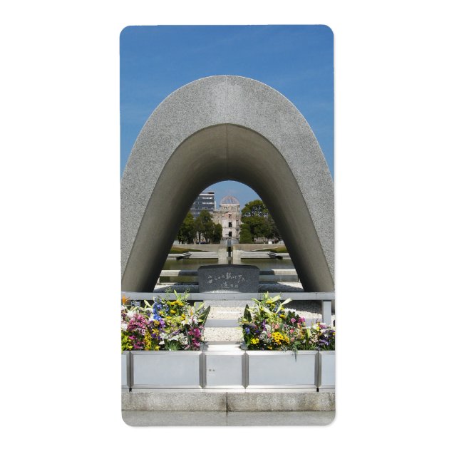 Hiroshima Memorial Cenotaph (Vorne)