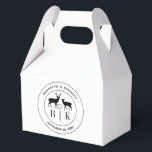 Hirsch Monogram Rustic Country Wedelname Geschenkschachtel<br><div class="desc">Ein elegantes Reh rustikale Hochzeit Monogramm Ehepaar Namenstext-Design für Sie,  um mit den Namen,  Initialen und Hochzeitsdatum des glücklichen Paares anpassen. Mit dem Design-Tool können Sie die Größe und den Abstand der Schriftart ändern.</div>