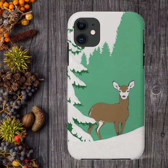 Hirsch Schnee Winter Szene Kiefernbaum Case-Mate iPhone Hülle (Brown femail deer white face by pine gree in snow on phone case.)