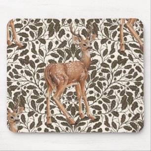 Hirsche auf dekorativen Eichenstaubmustern in brau Mousepad