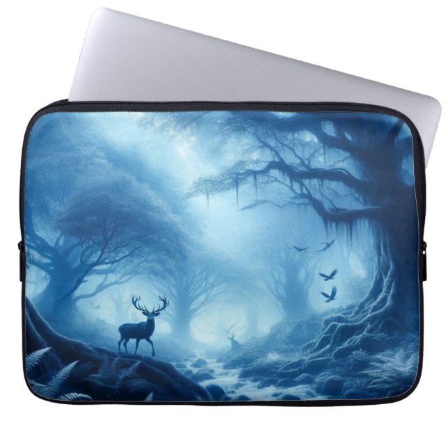 Hirsche im Dunklen Wald der blauen Haze Laptopschutzhülle (Vorderseite)