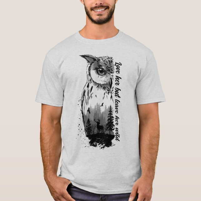 Hirsche und Natur im Hintergrund einer Eule T-Shir T-Shirt (Vorderseite)