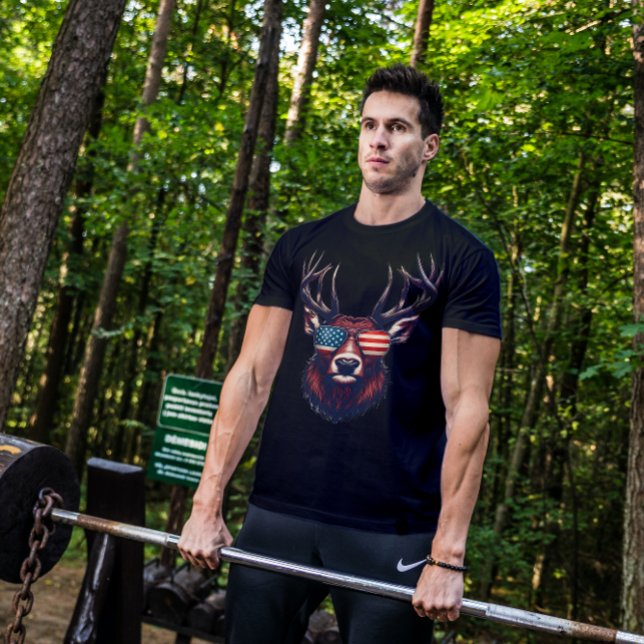 Hirschkopfflagge T-Shirt (Von Creator hochgeladen)