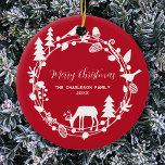 Hirschwald Kreath Personalisiert Keramik Ornament<br><div class="desc">Ein hübscher und einzigartiger skandinavischer Hirsch im Walddesign für eine Touch der Urlaubsmagie. Ändern Sie die Begrüßung,  Familienname und Jahr,  um anzupassen. Originelle Kunst von Nic Squirrell.</div>
